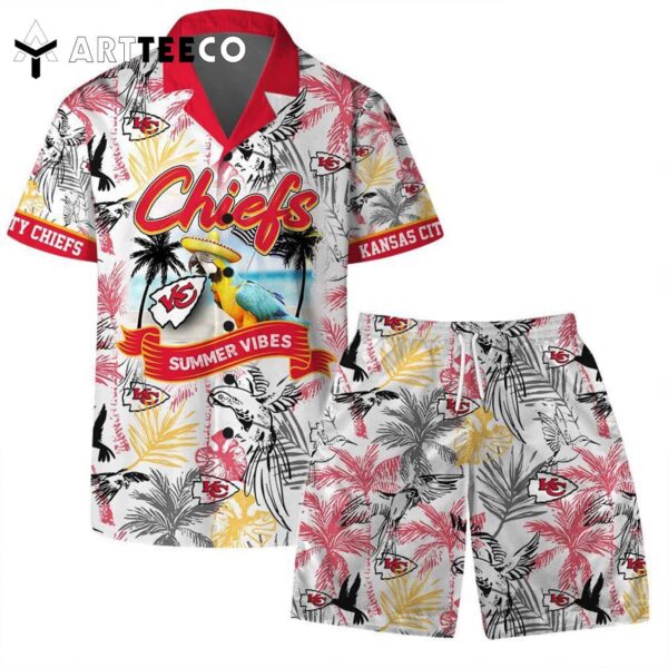 Kansas City Chiefs Team Logo Pattern Parrot Beach Hawaiian Shirt and Shorts Set